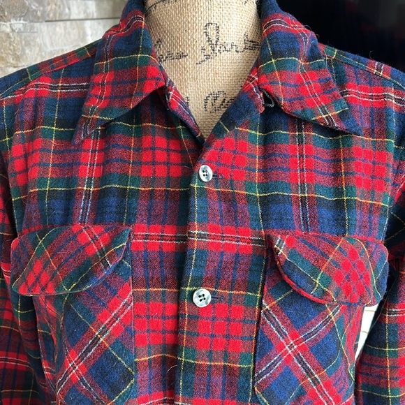 Vintage Pendleton 100% wool long sleeve button down red blue green plaid flannel - Picture 2 of 16